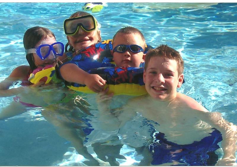 Mom and kids in pool 001
